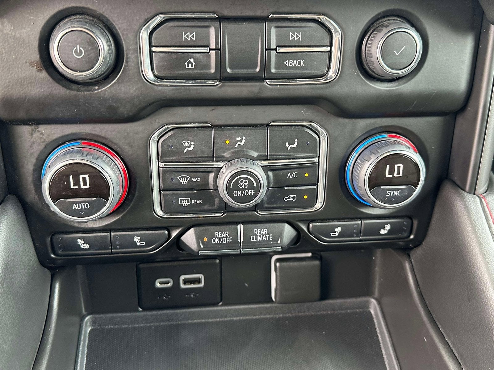 2021 Chevrolet Suburban RST