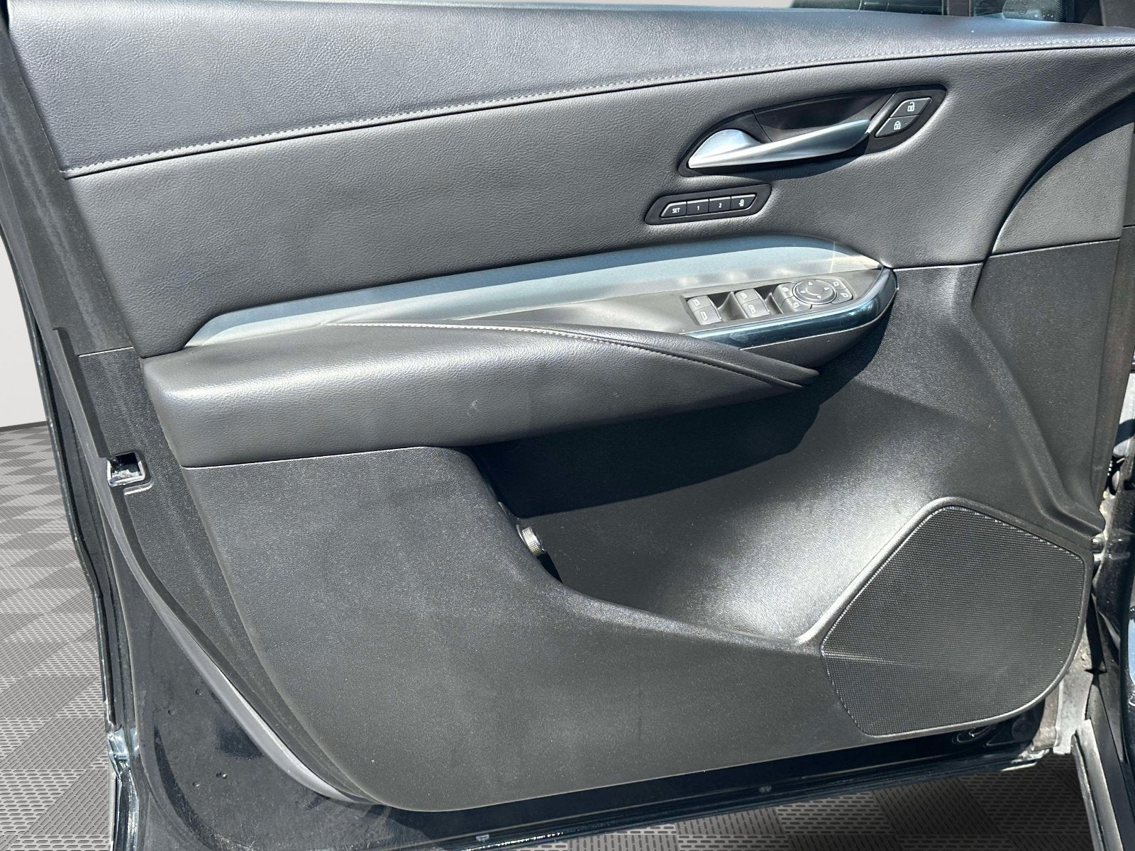 2023 Cadillac XT4 AWD Premium Luxury