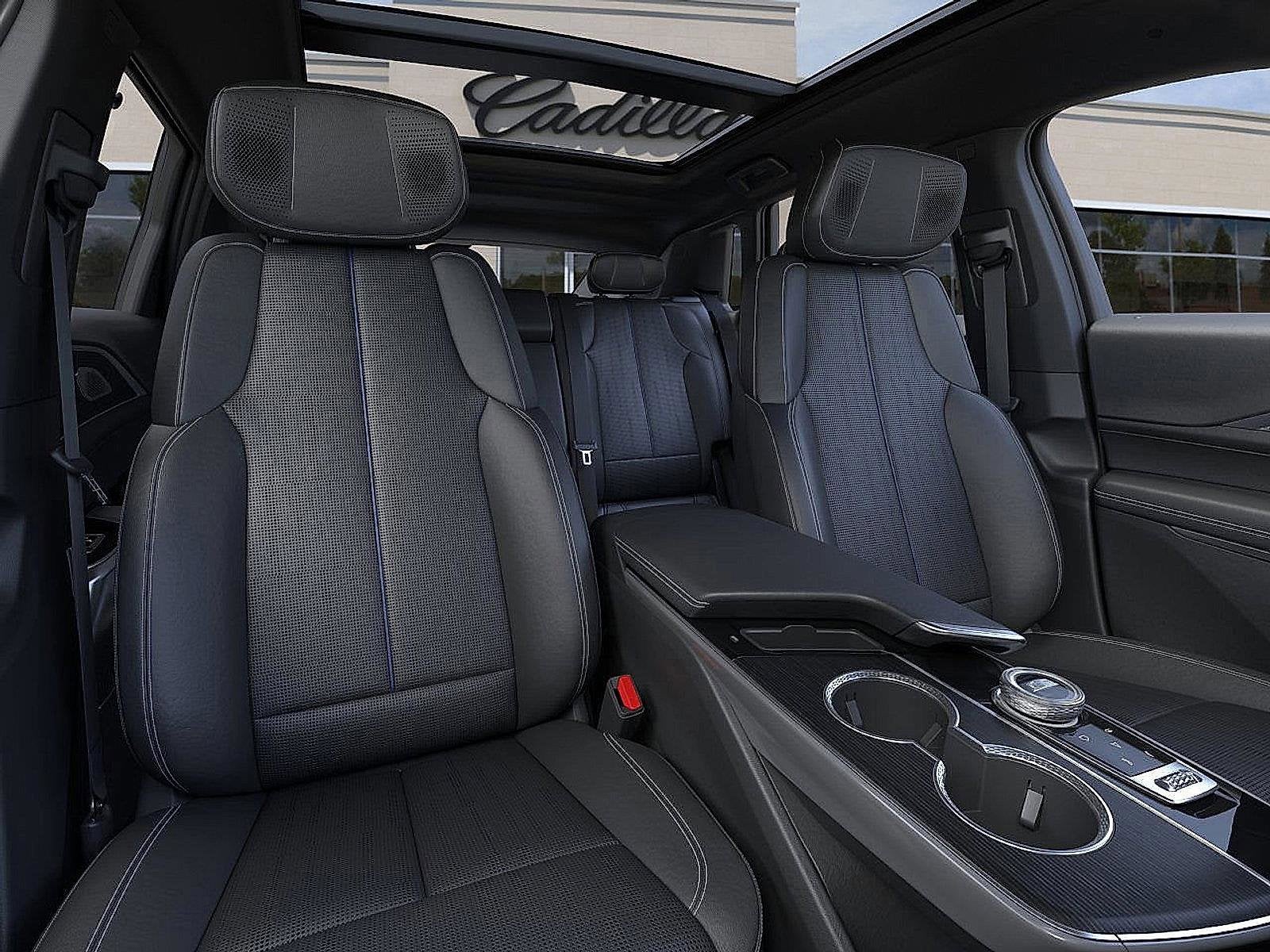 2025 Cadillac LYRIQ Luxury 2