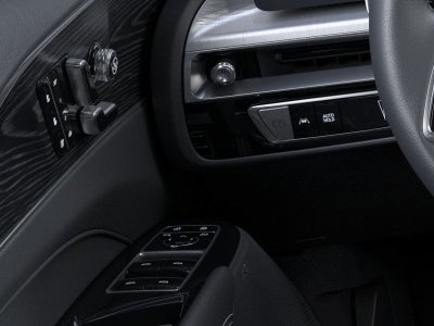 2025 Cadillac LYRIQ Luxury 2