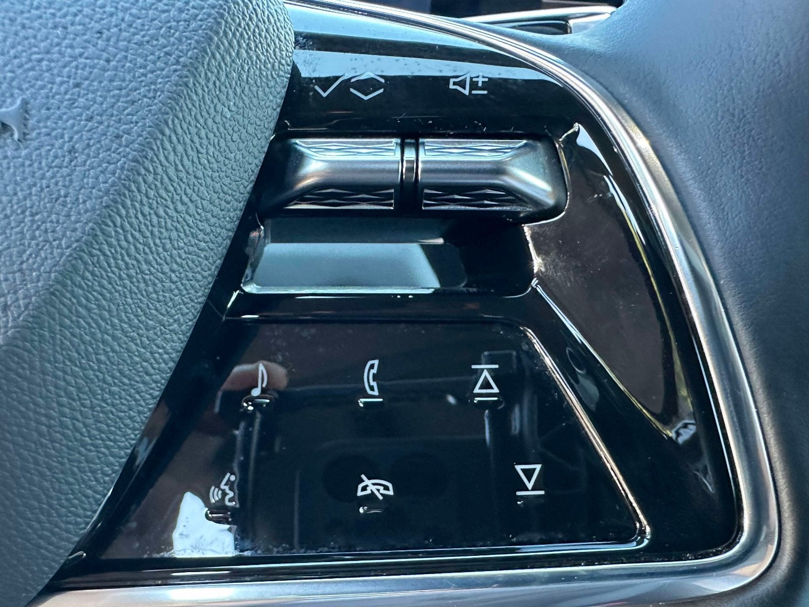 2024 Cadillac LYRIQ Sport 1