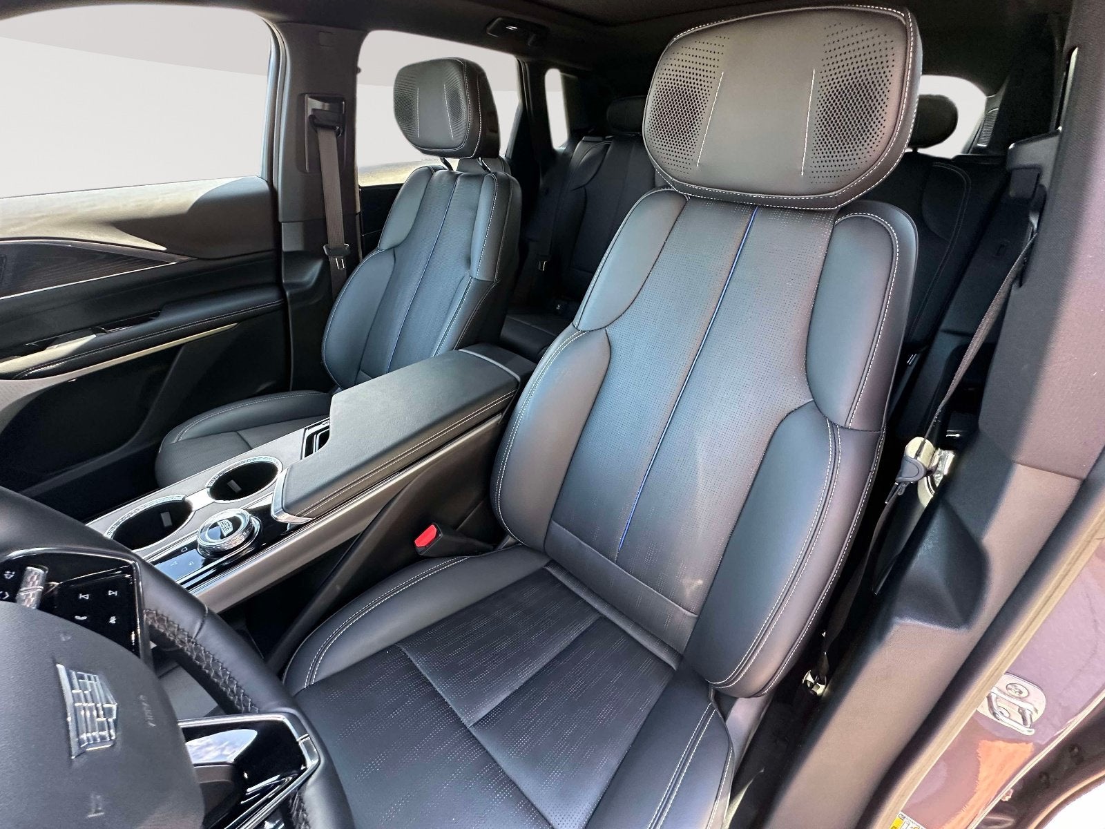 2024 Cadillac LYRIQ Sport 2