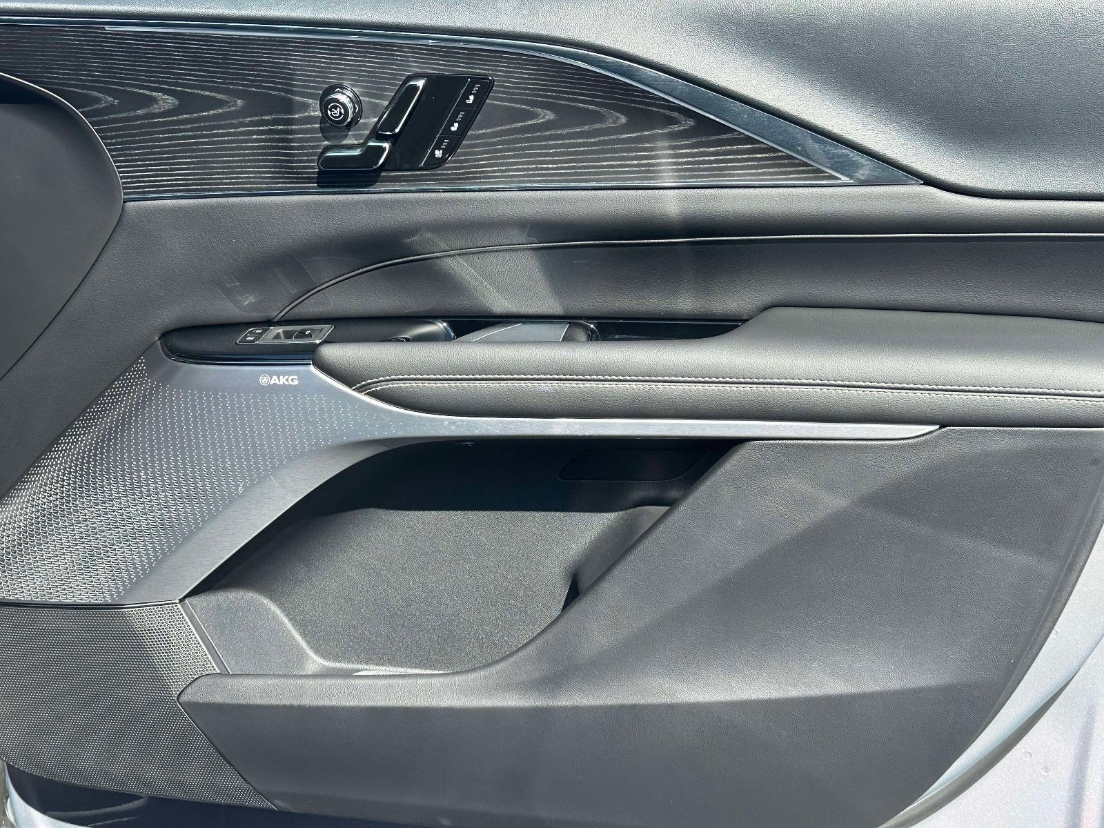 2024 Cadillac LYRIQ Sport 2
