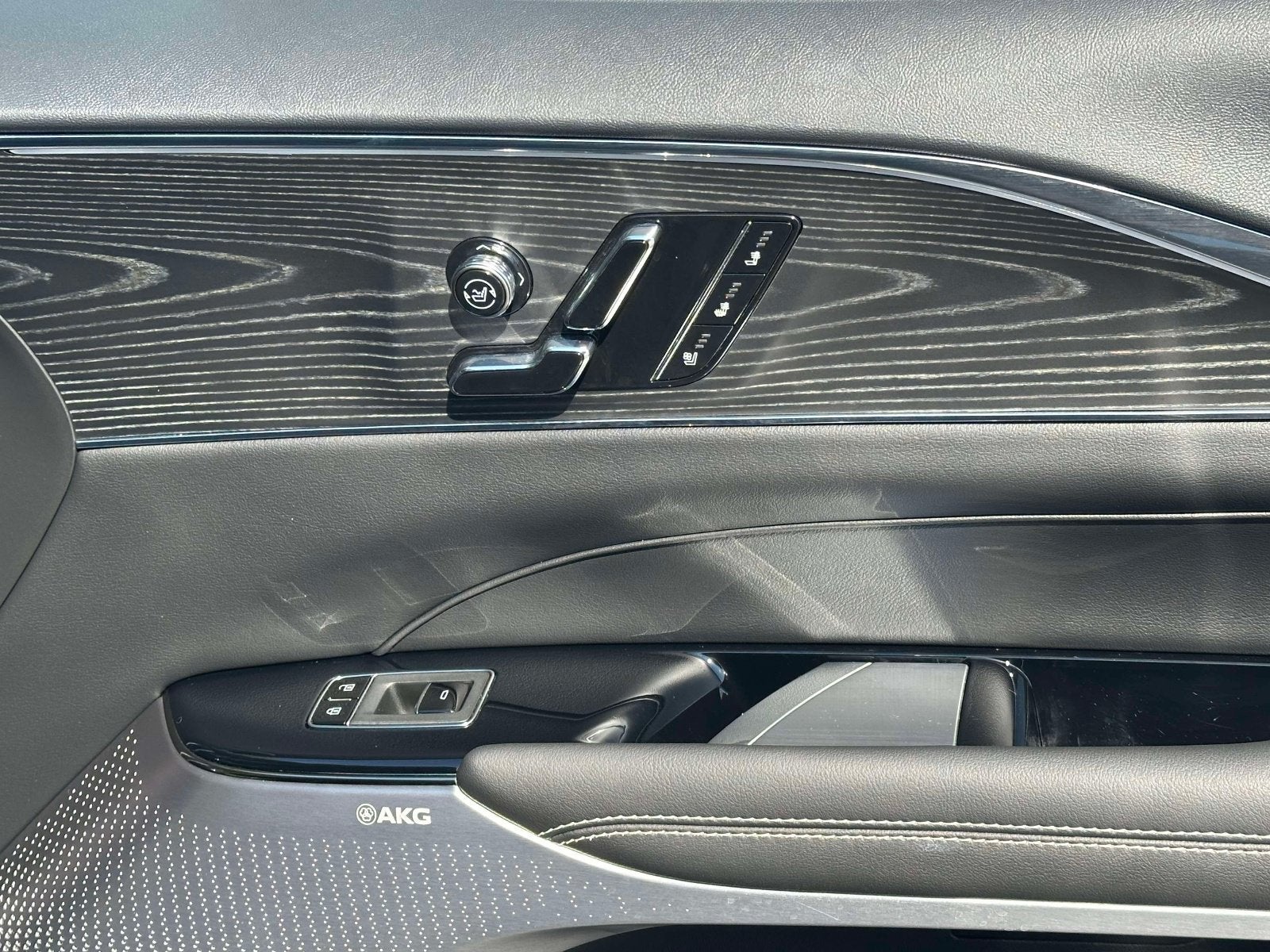 2024 Cadillac LYRIQ Sport 2