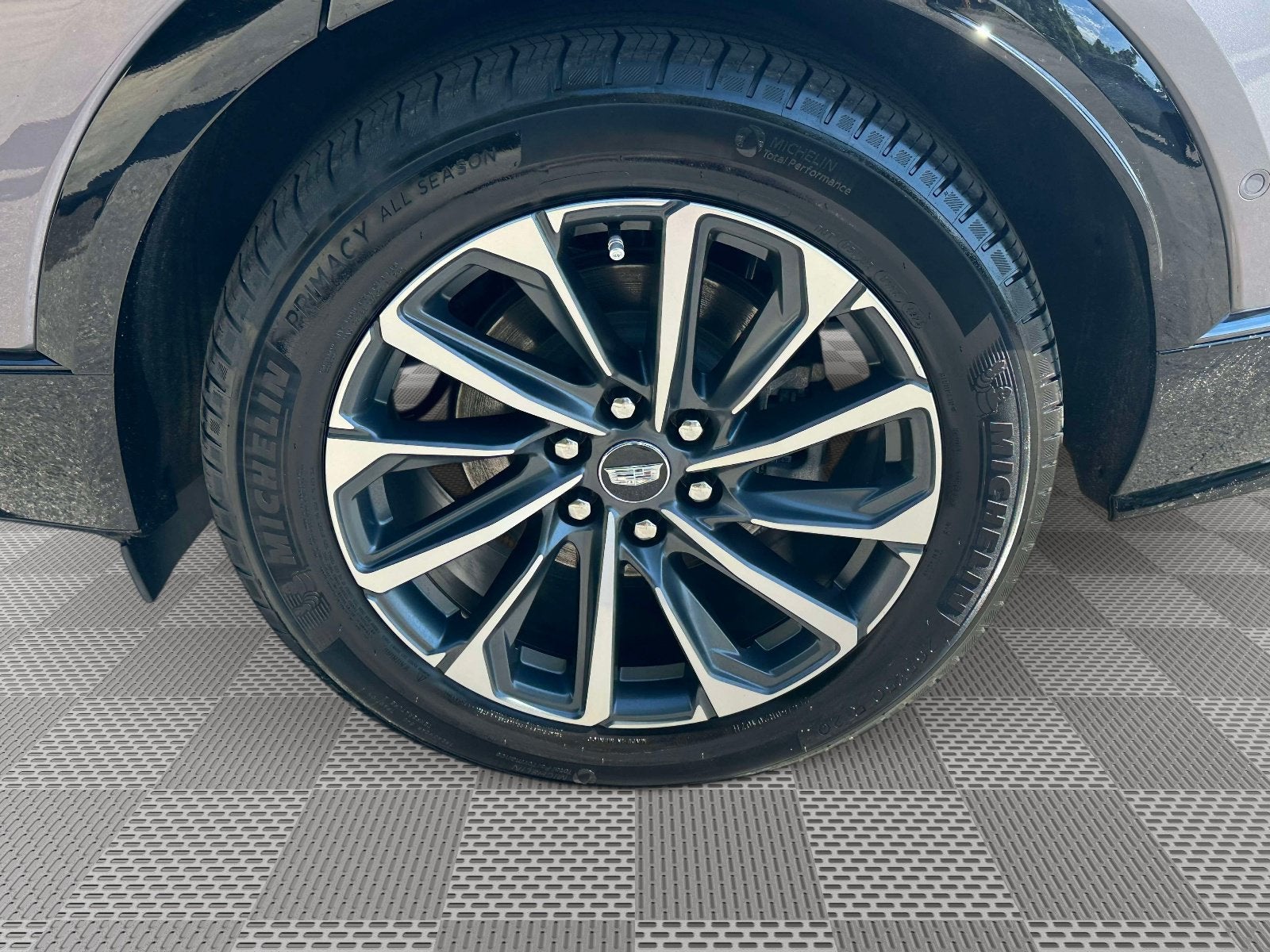2024 Cadillac LYRIQ Sport 2