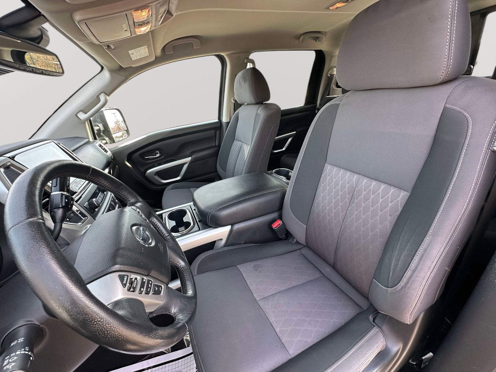 2020 Nissan Titan SV