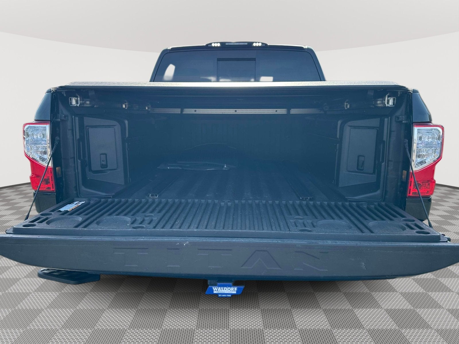 2020 Nissan Titan SV