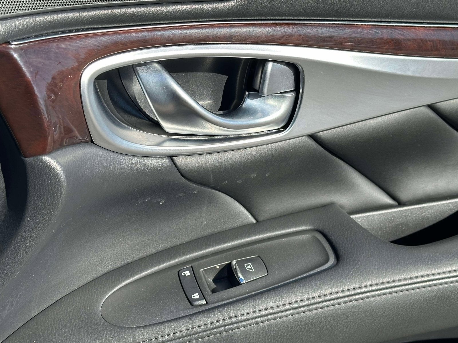 2017 INFINITI Q70 3.7