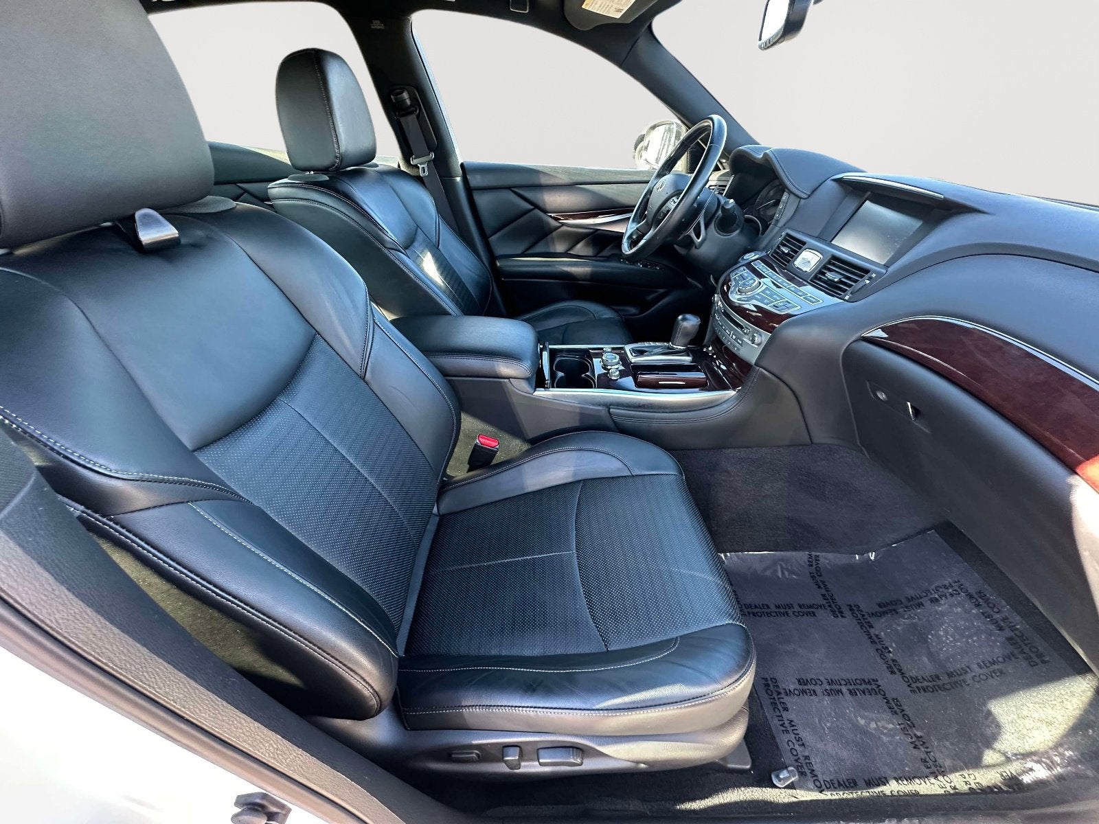 2017 INFINITI Q70 3.7