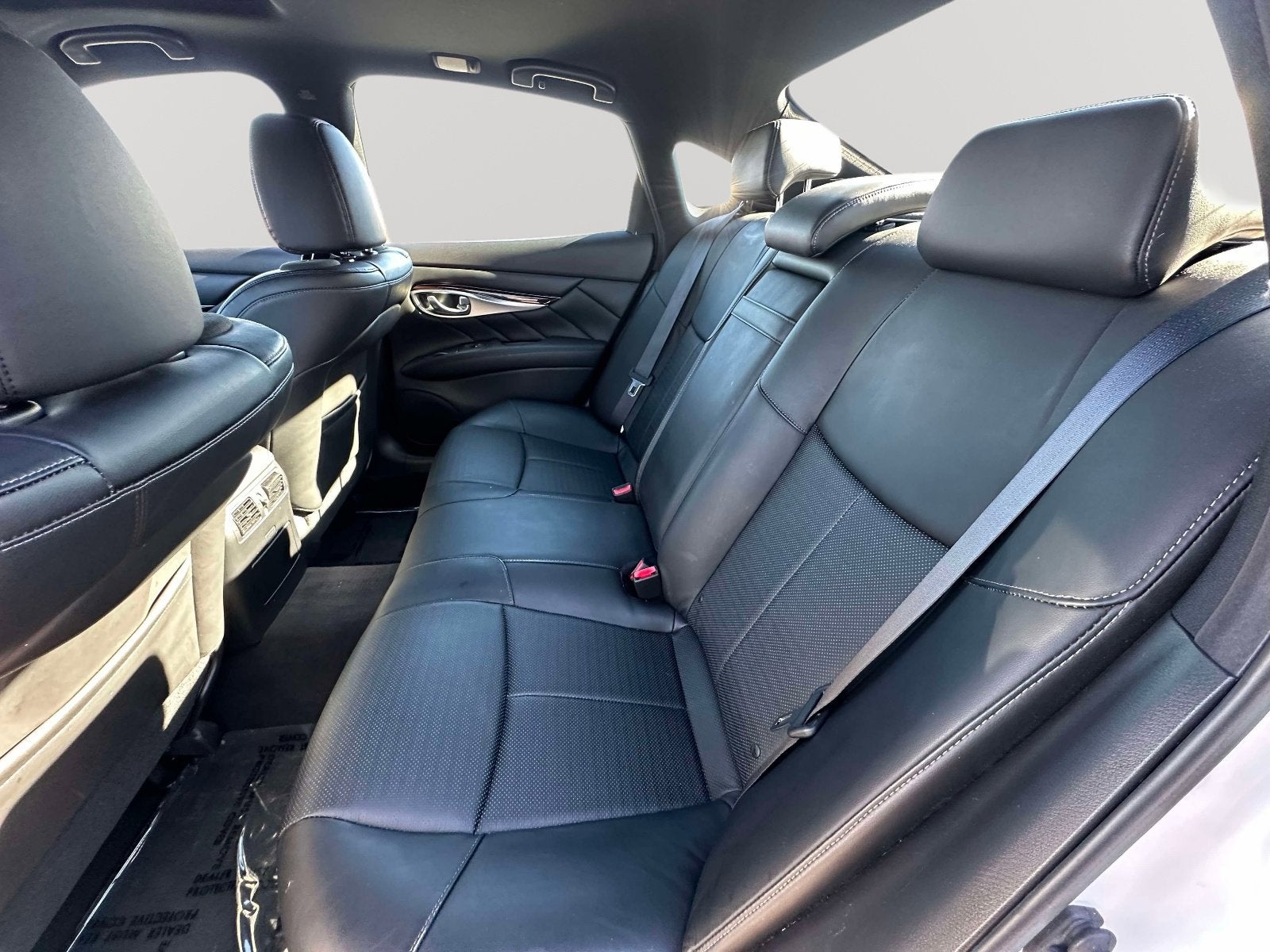 2017 INFINITI Q70 3.7