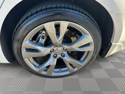 2017 INFINITI Q70 3.7