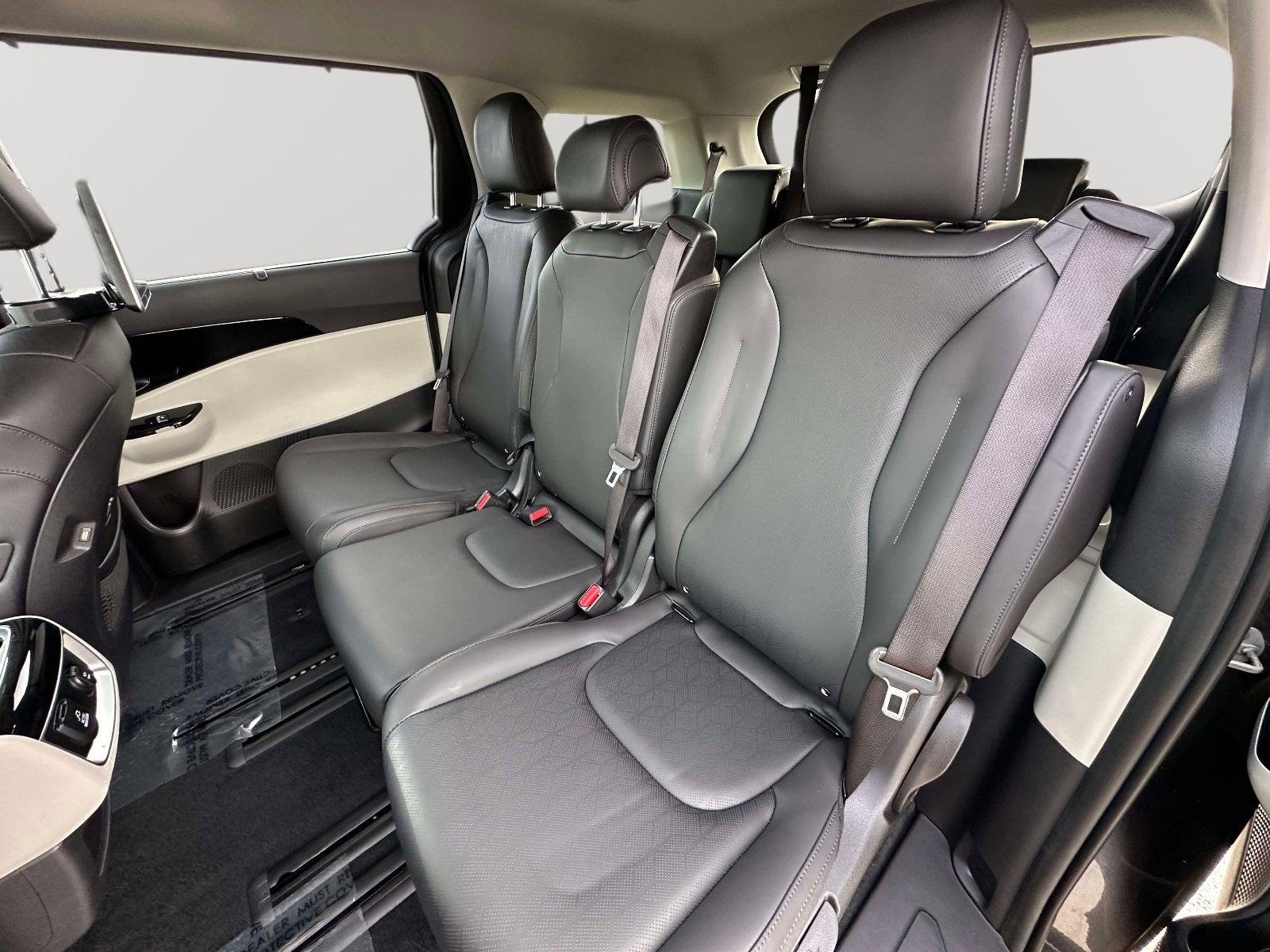 2024 Kia Carnival SX