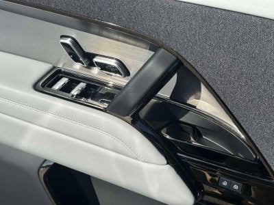 2025 Land Rover Range Rover Sport SE