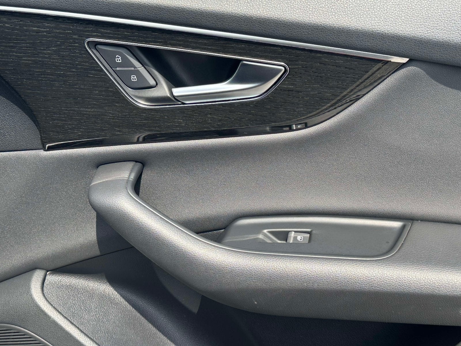 2020 Audi Q8 Premium Plus
