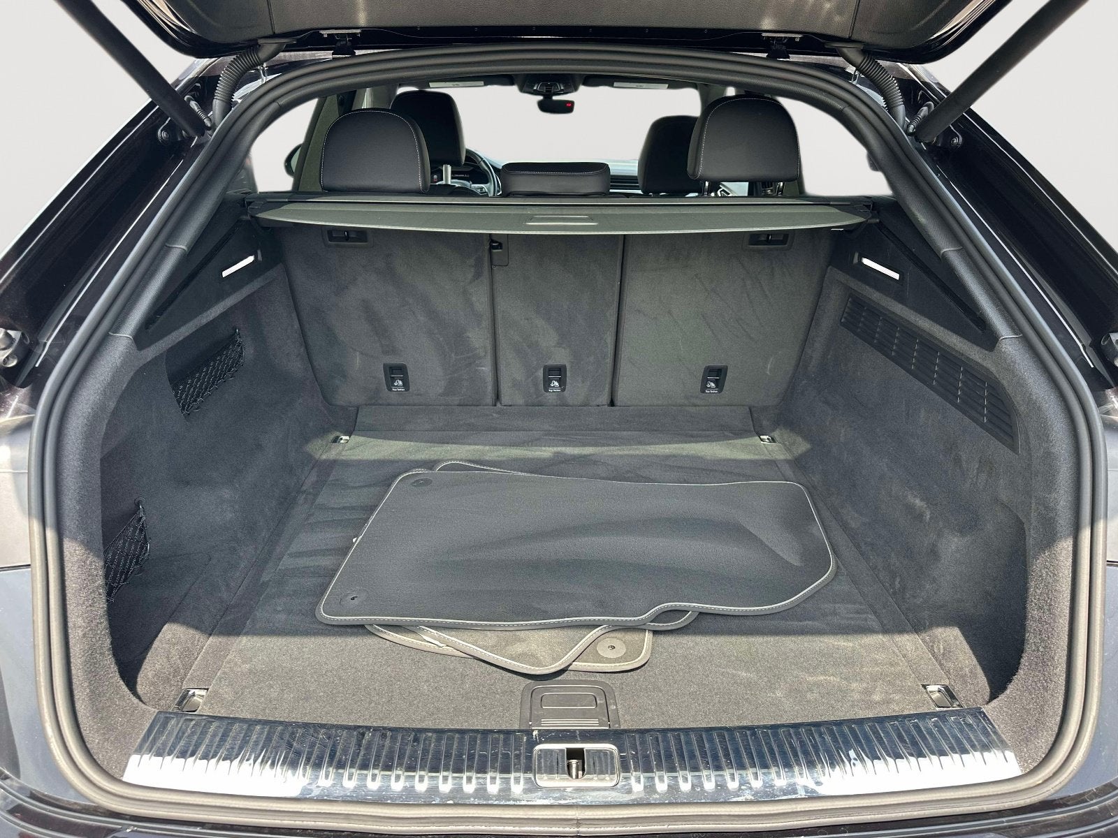 2020 Audi Q8 Premium Plus