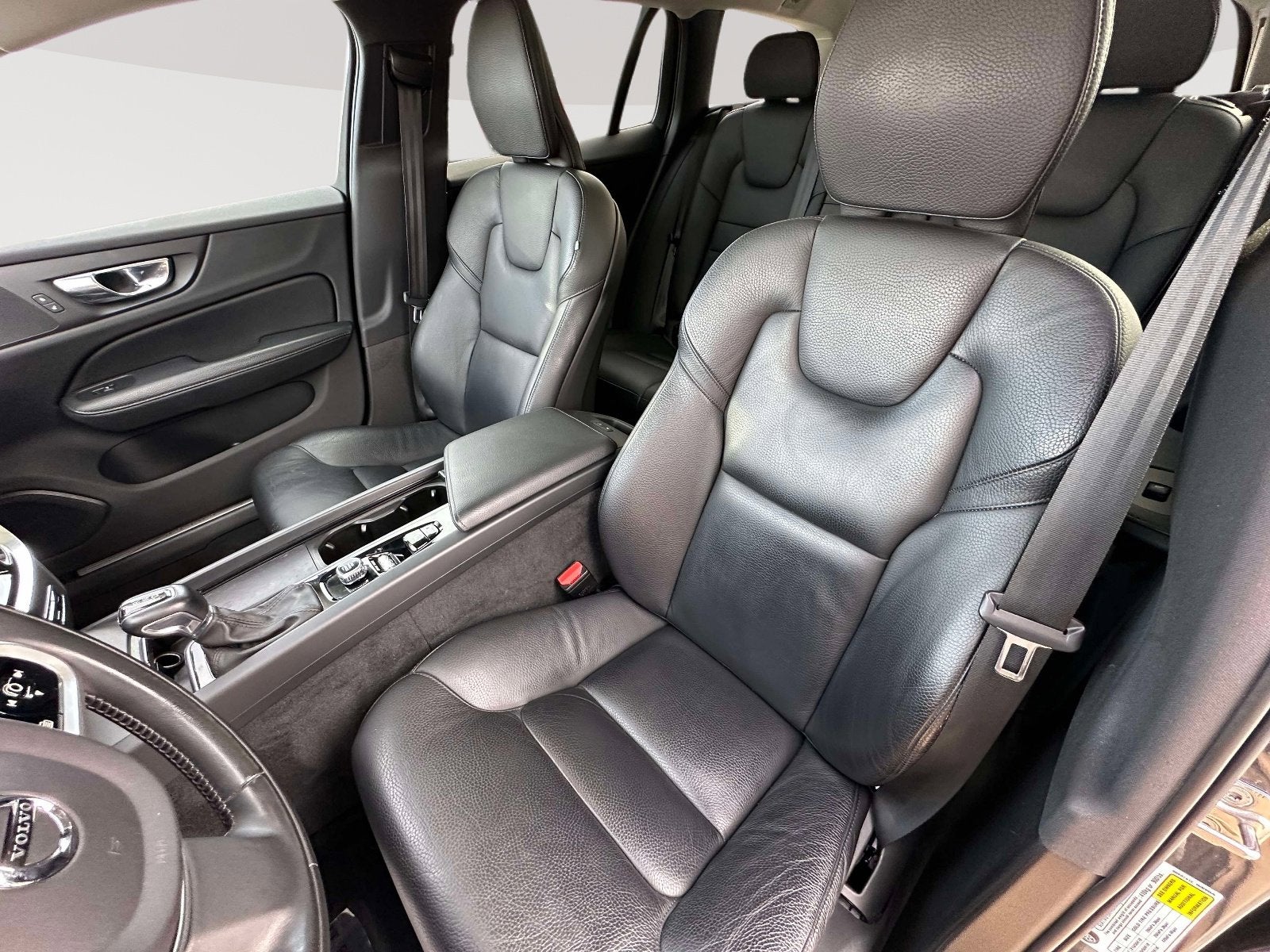 2021 Volvo V60 Cross Country Base