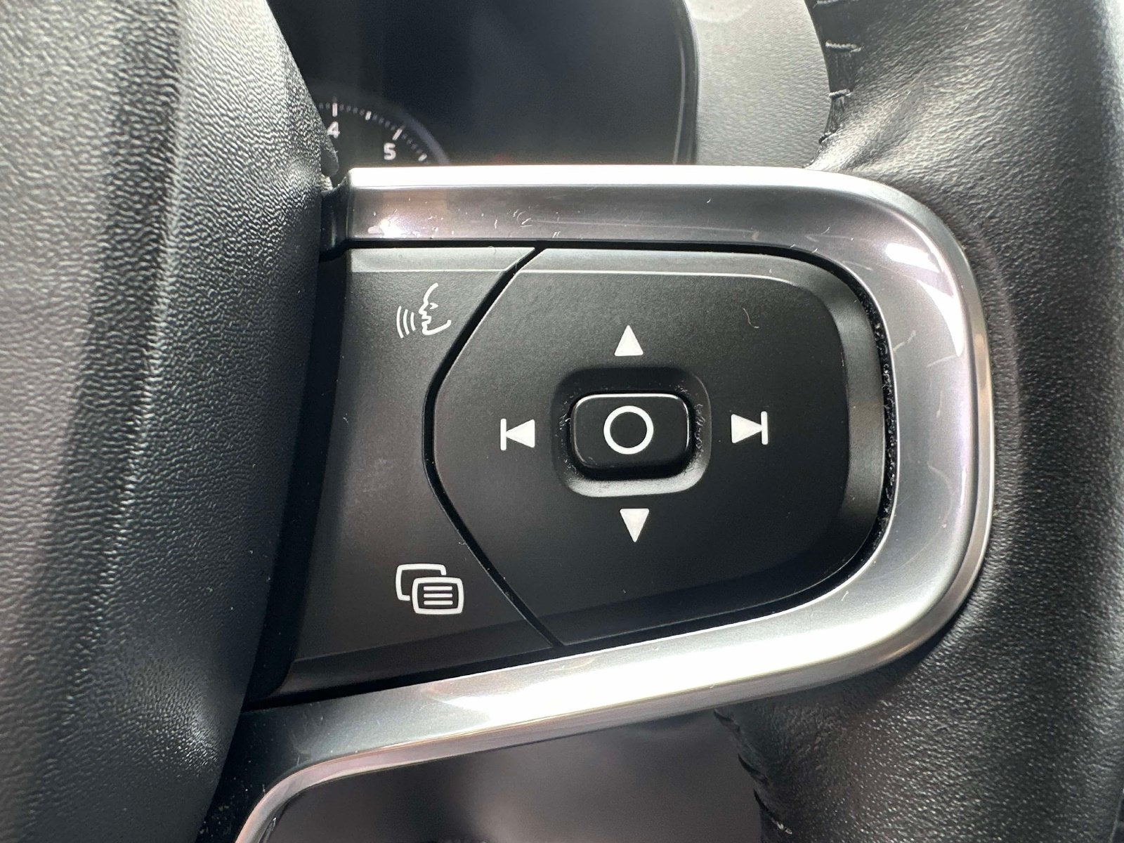 2020 Volvo XC40 Momentum