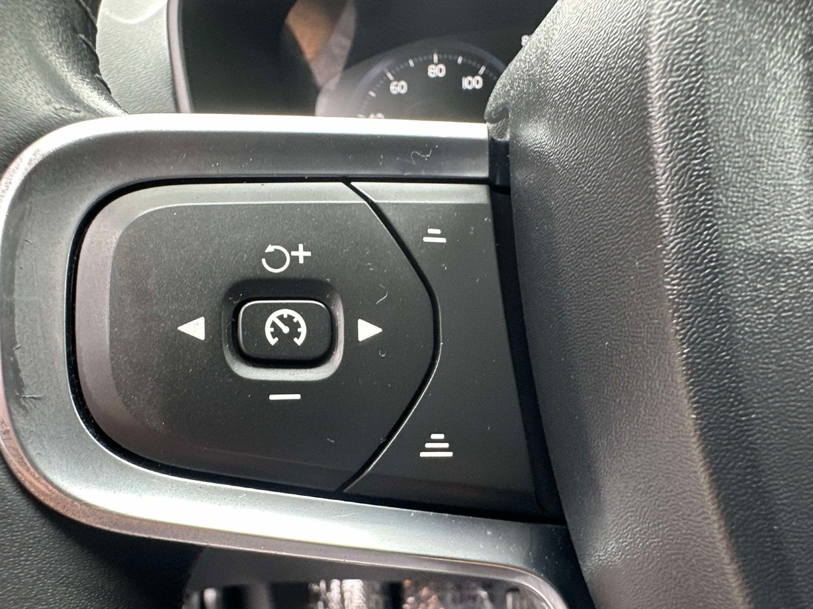 2020 Volvo XC40 Momentum