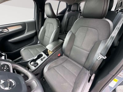 2020 Volvo XC40 Momentum