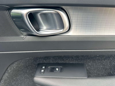2020 Volvo XC40 Momentum