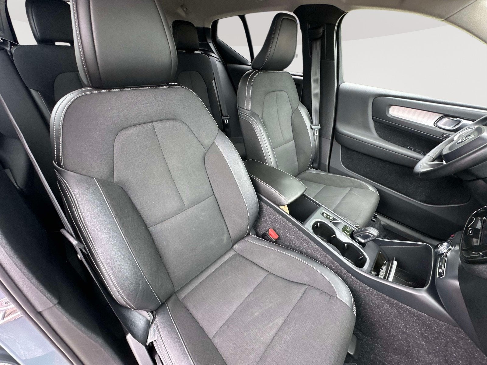 2020 Volvo XC40 Momentum