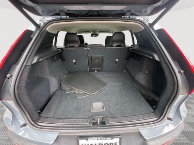 2020 Volvo XC40 Momentum