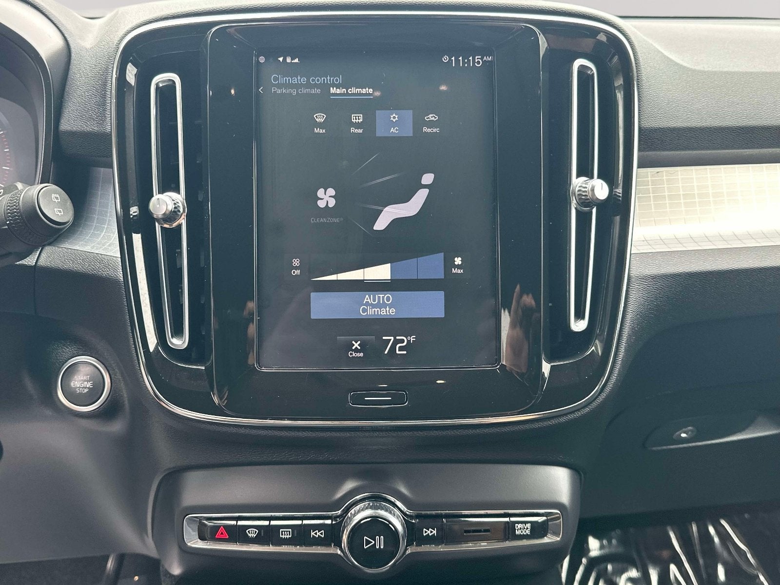2020 Volvo XC40 Momentum